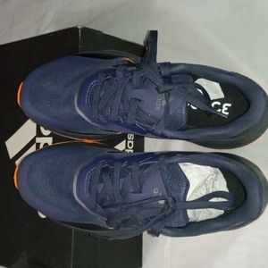 Men's Adidas Sneakers.